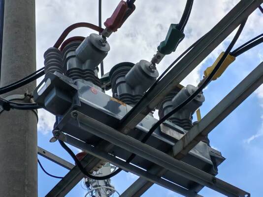 Fornitura di alimentazione per condensatori ad alta tensione -6W/10W/15W/18W per apparecchiature di reti intelligenti